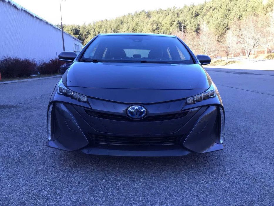 Toyota Prius Prime      2021