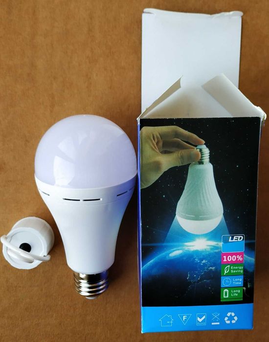 Led лампа з акумулятором 12 W 220 volt = 100 ват