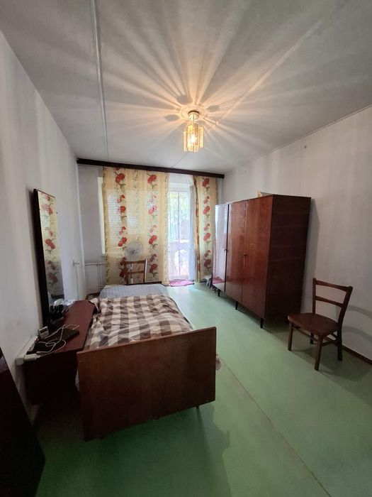 Продаж 2 кім квартири. Космонавтів