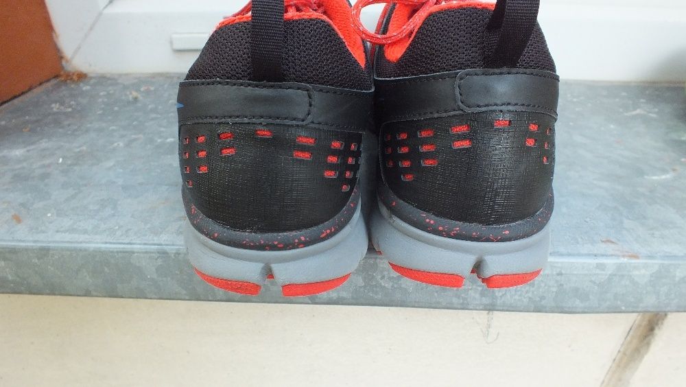 Super buty sportowe marki Nike w roz 45