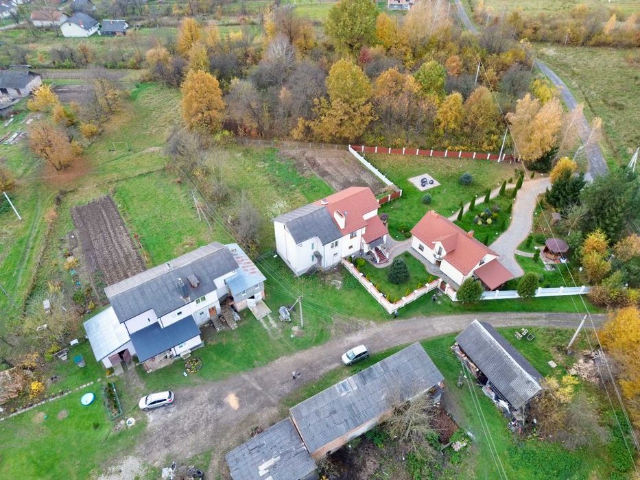 Продаж 2х поверхового будинку котеджного типу поблизу м.Дрогобич
