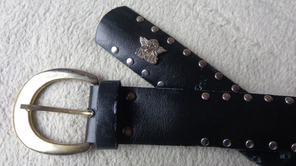 Pasek damski czarny, skórzany, z metalowymi ćwiekami, ozdoby "ANGELS"