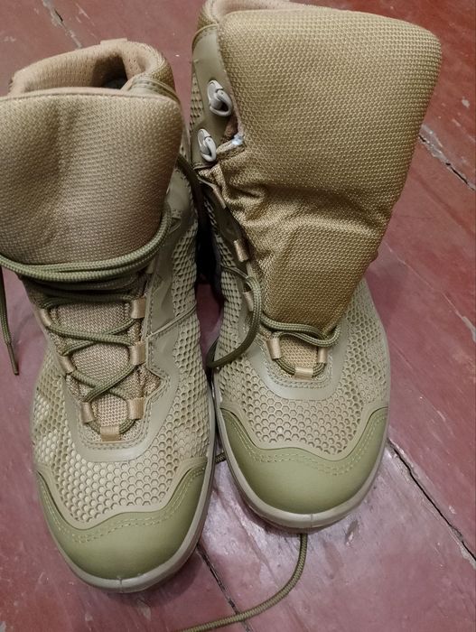 Продам новые берцы