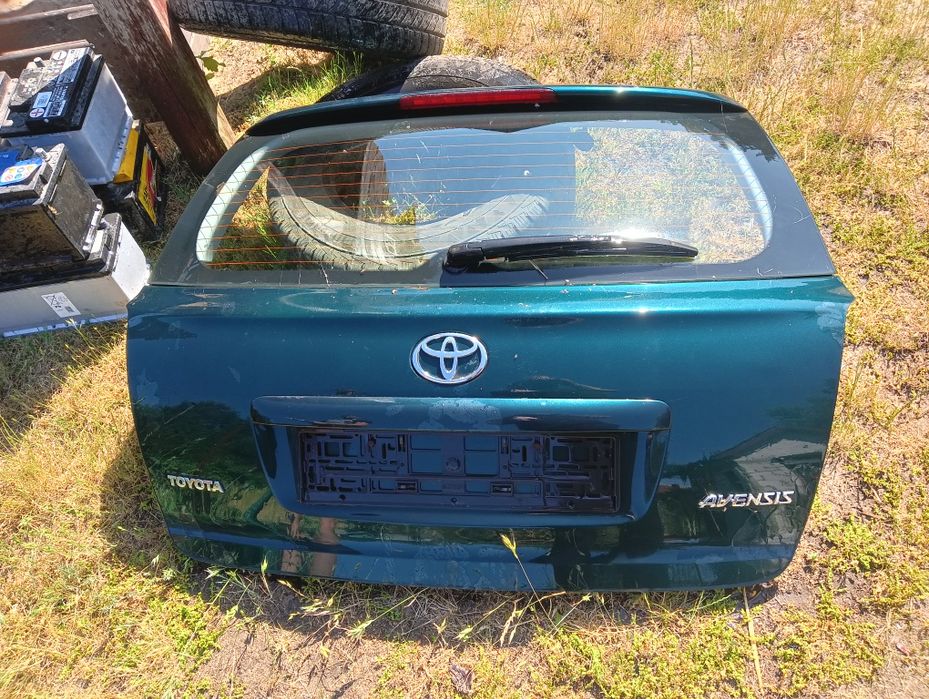 Toyota Avensis t25 kombi tylna klapa