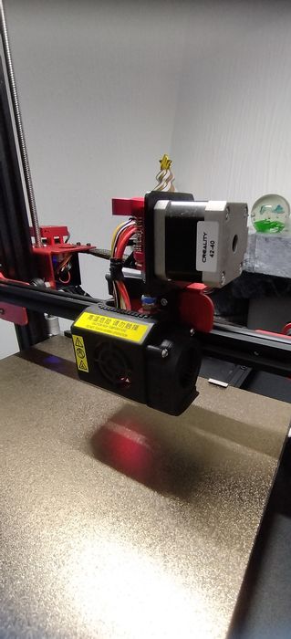 Impressora 3d creality cr10s pro de grande área de trabalho.