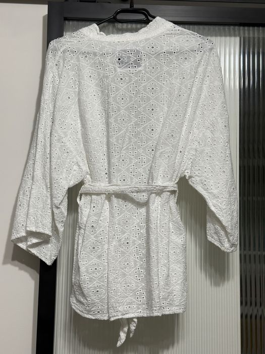 Białe kimono z haftem 100% bawełna