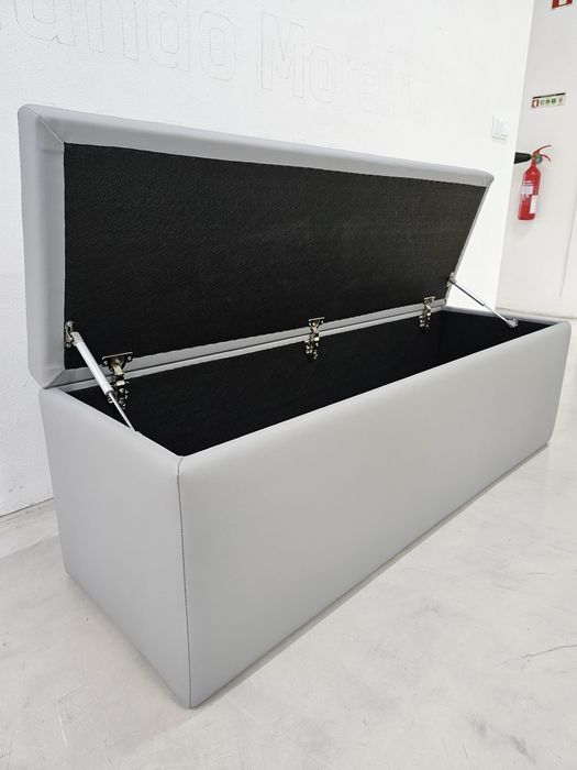 Banqueta em pele sintética