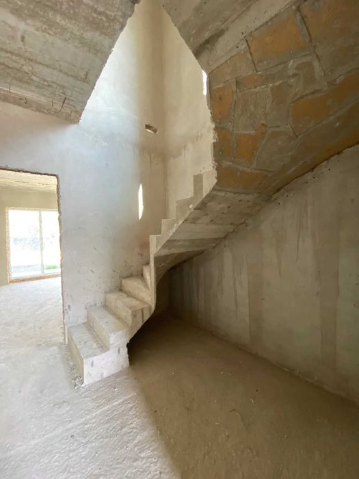 Продаж кутового таунхауса в Вовчинцях, 3,3сот, всі комунікації міські