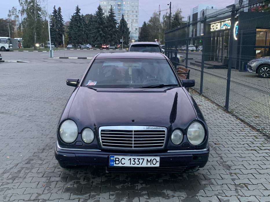 Mercedes-Benz e230