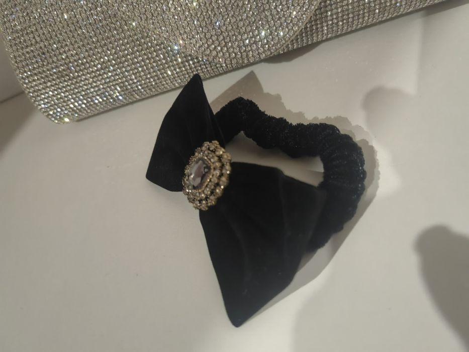 Elegancka gumka do włosów kokarda