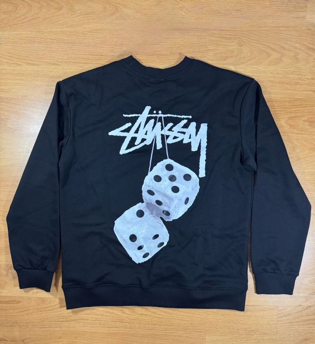 Camisola Stüssy preta - estilo simples e icónico