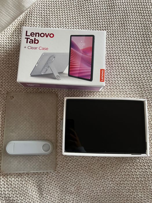 Lenovo Tab 64GB + Clear Case