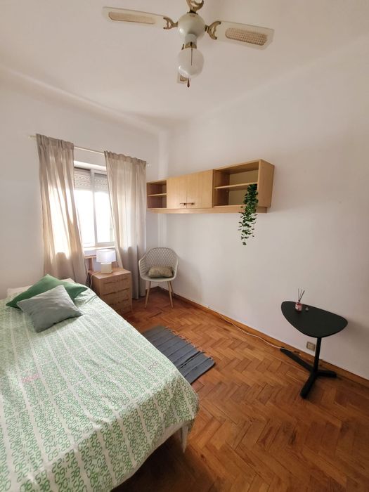 Quarto arrendar Almada