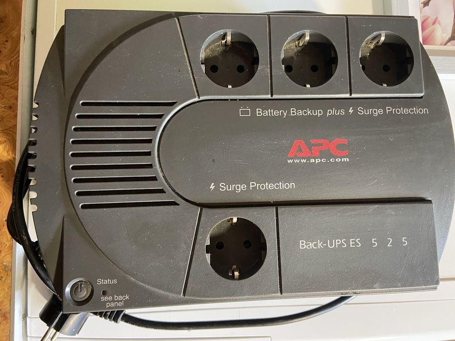 ДБЖ APC Back-UPS ES 525 (BE525-RS) 525VA/300W | Справний
