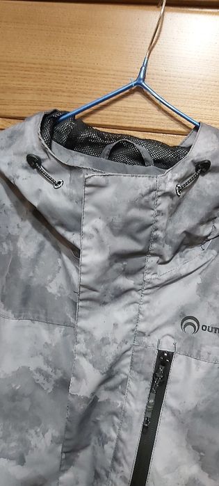 Продам ветровку "оutventure"