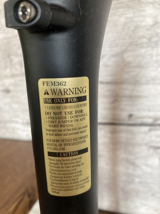 Велосипедная вилка SR SUNTOUR NCX