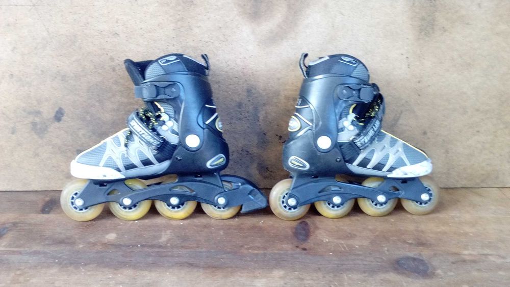 Raquete ténis e patins em linha (tudo)