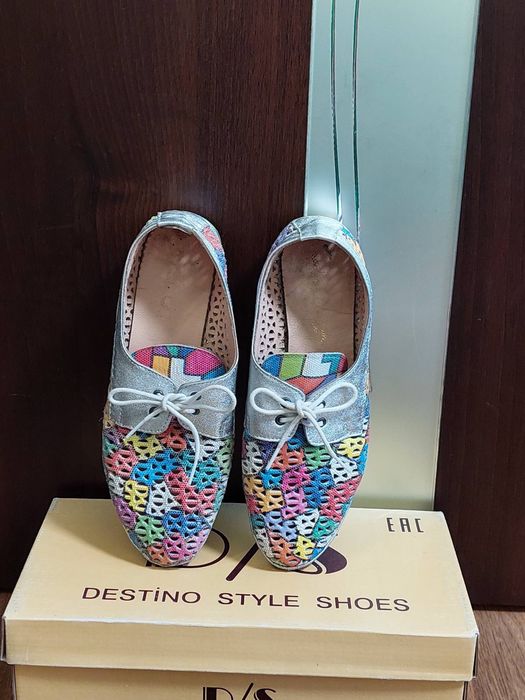 Летние туфли  в дирочку