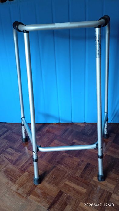 Andadeira de aluminio