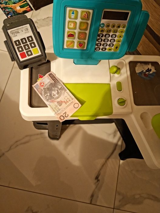 Sprzedam sklep zabawkowy smoby