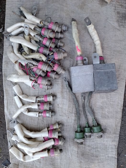 Діоди тиристори Сіловиє , Д151-160