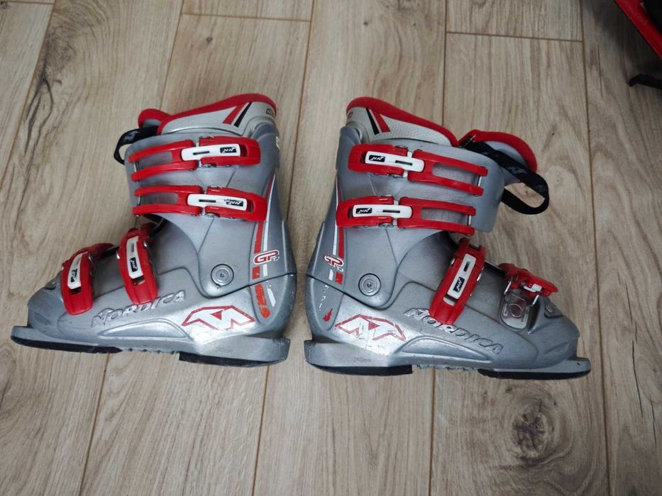 Narty ATOMIC RACE 8 JR 70 cm + wiązania