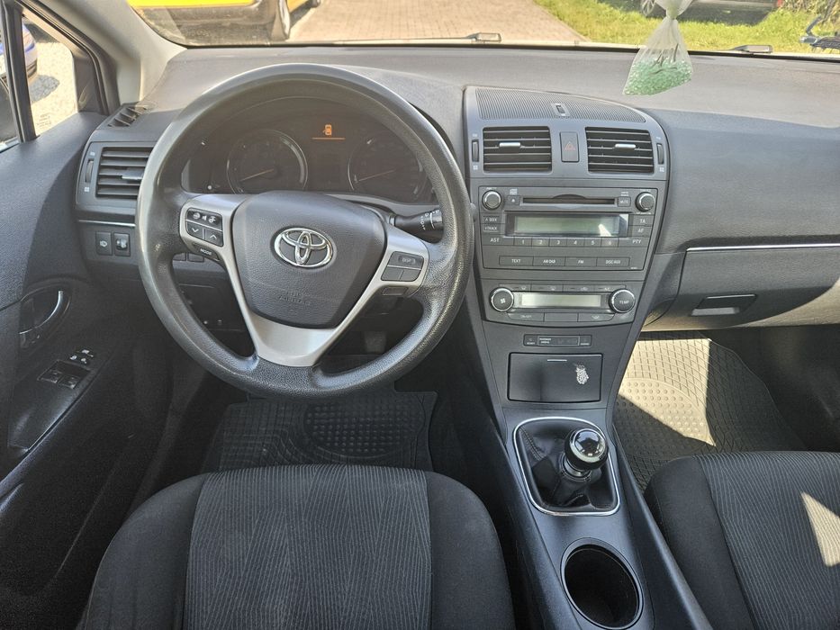 Toyota Avensis Salon Polska Benzyna Super Stan Okazja
