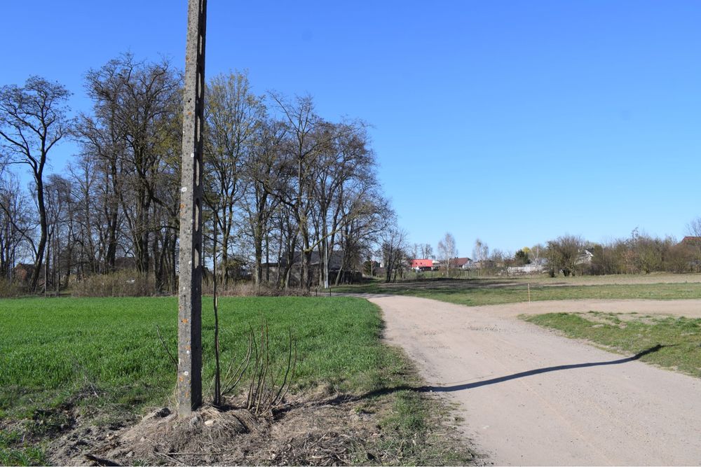 Działka z warunkami zabudowy - Więcej