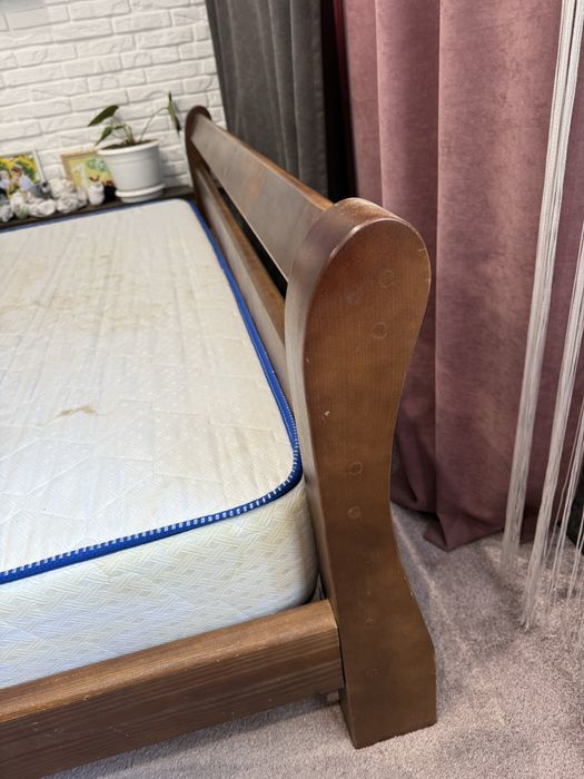 Продам ліжко 220/200Бук