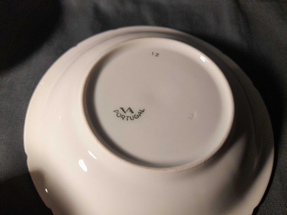 Chavenas de chá Vista Alegre antigas-- Serviço Lacinhos