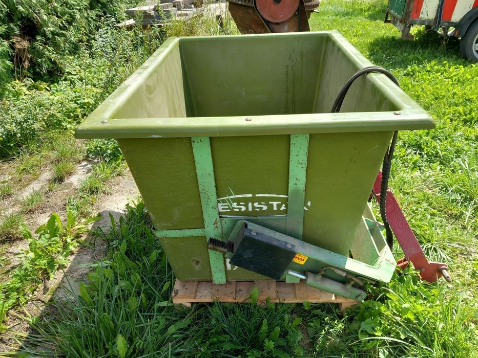 Pojemnik skrzynia kiprowana hydraulicznie do winogron owoców Rössl