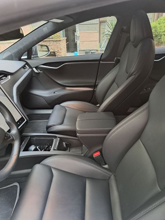 Продаю Tesla Model S 2020