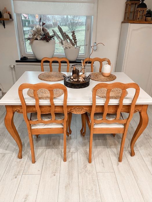 Stylowy Ludwikowski zestaw Stół z 4 krzesłami