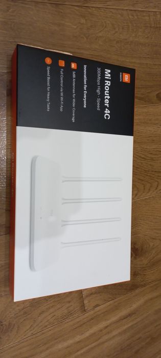 Продам роутер (MI Router 4C)