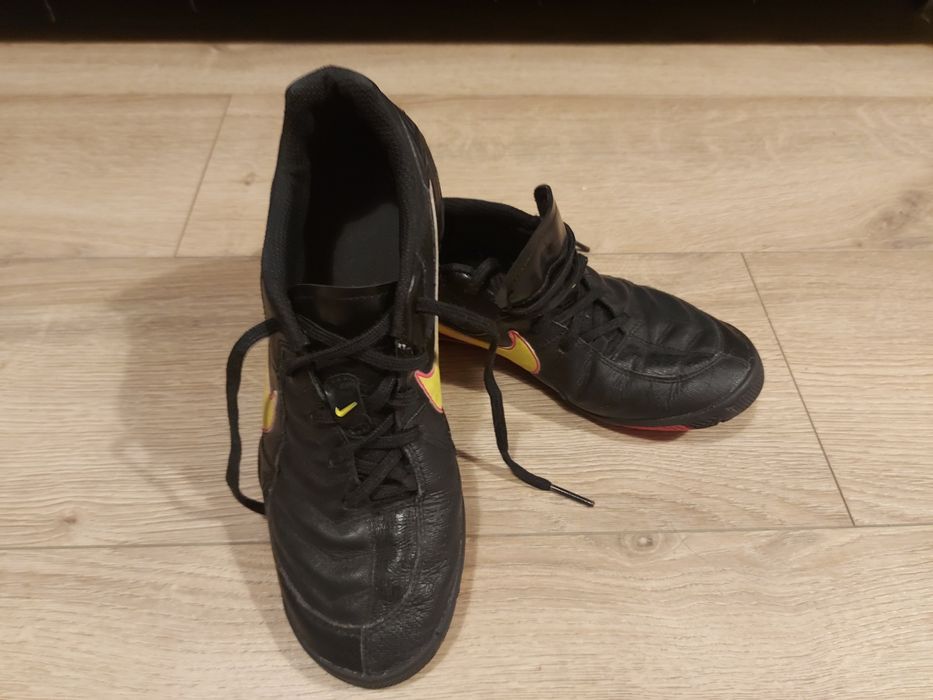 Buty halowe bezkorkowe do pilki noznej 40