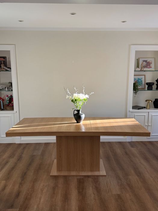 mesa de jantar com armário