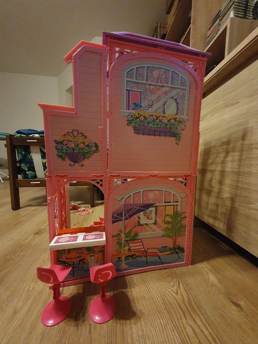 Barbie Piętrowy Domek, meble i akcesoria Mattel