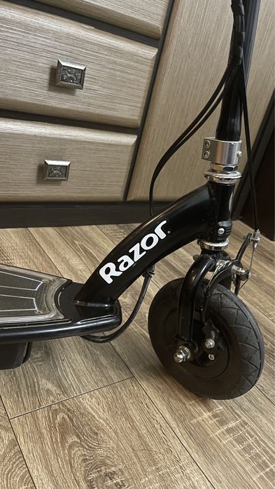 Електросамокат Razor e100 Glow