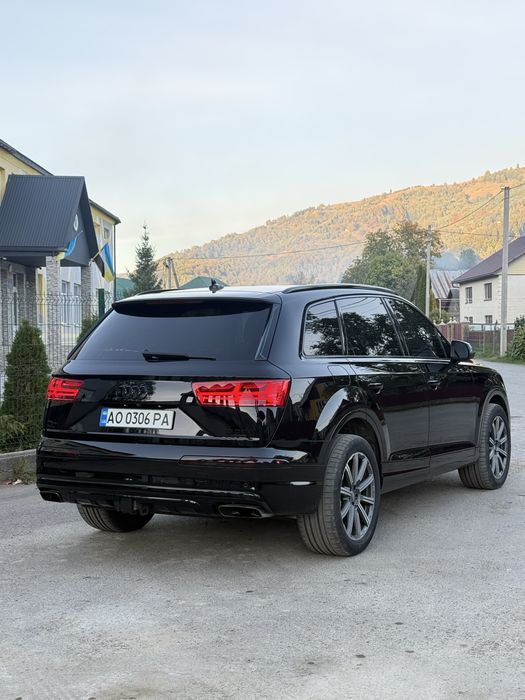 Ауді Q7 4 m 2018року