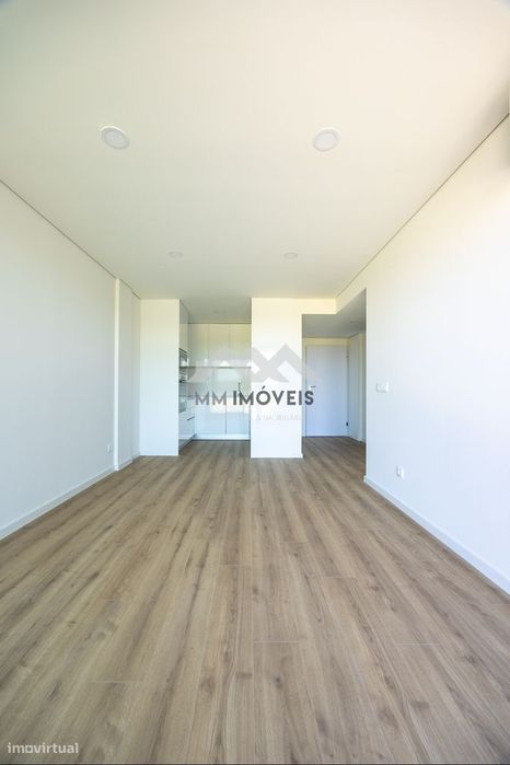 Apartamento T1 Novo |  Polo Universitário  | S. João | Varanda | Garag