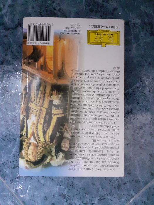 Livros diversos usados