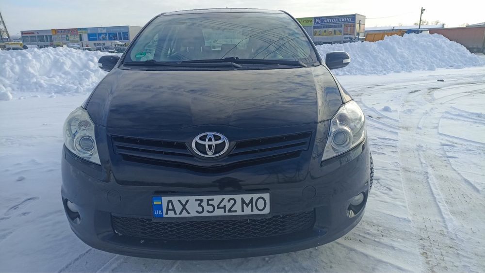 Продам автомобіль Tayota