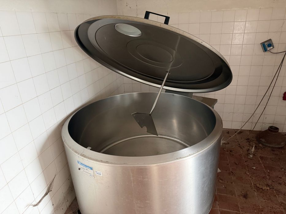 Tanque Refrigerador de Leite Alfa-Laval 800 L – Impecável