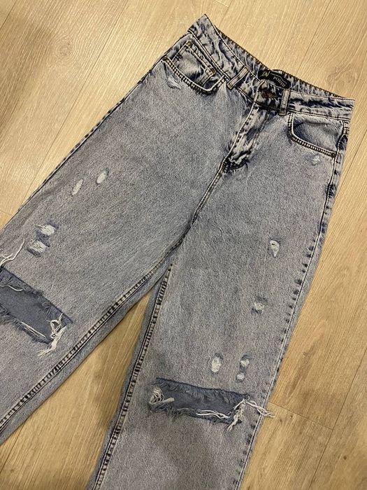 Джинсы трубы рваные