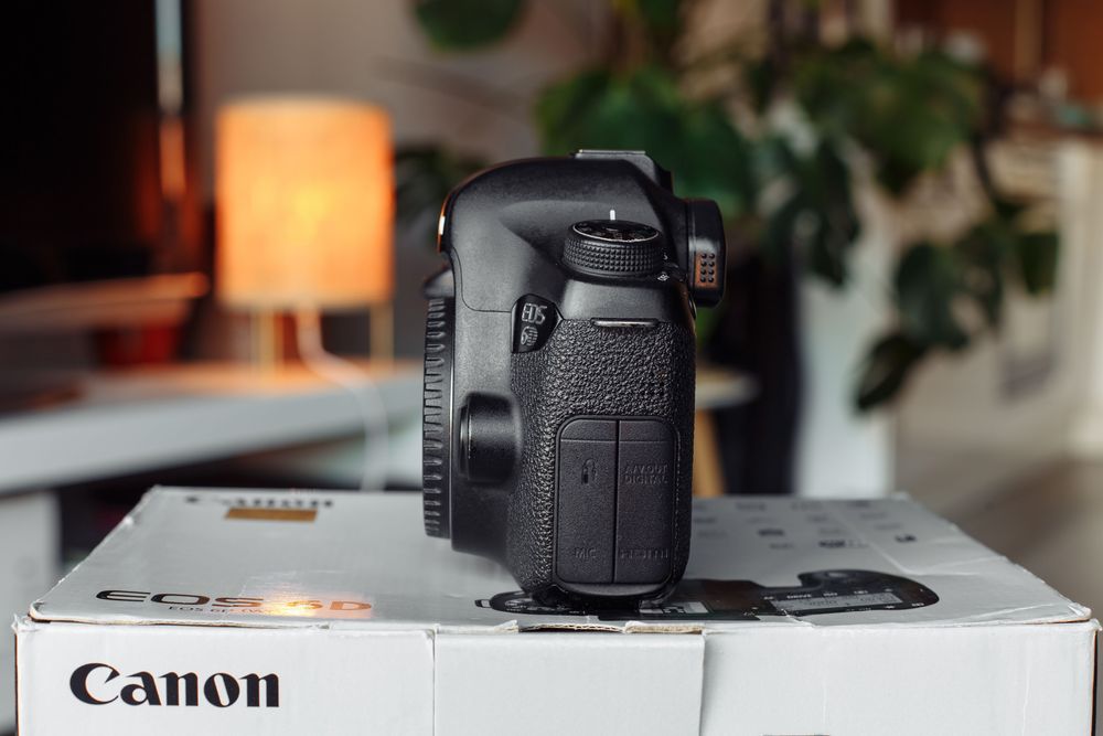 Canon 6D (Wi-Fi + GPS)