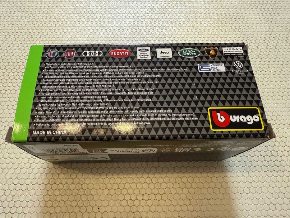 Miniatura Bburago Audi SQ8 2020 1:32 (novo)