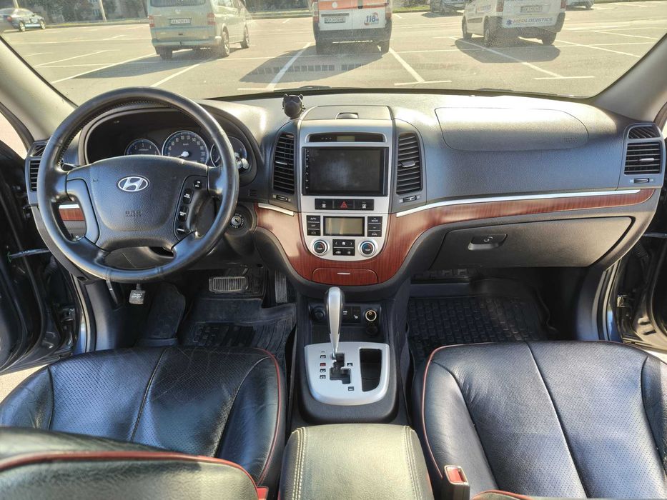 Кроссовер  Hyundai  Santa FE  в отличном состоянии
