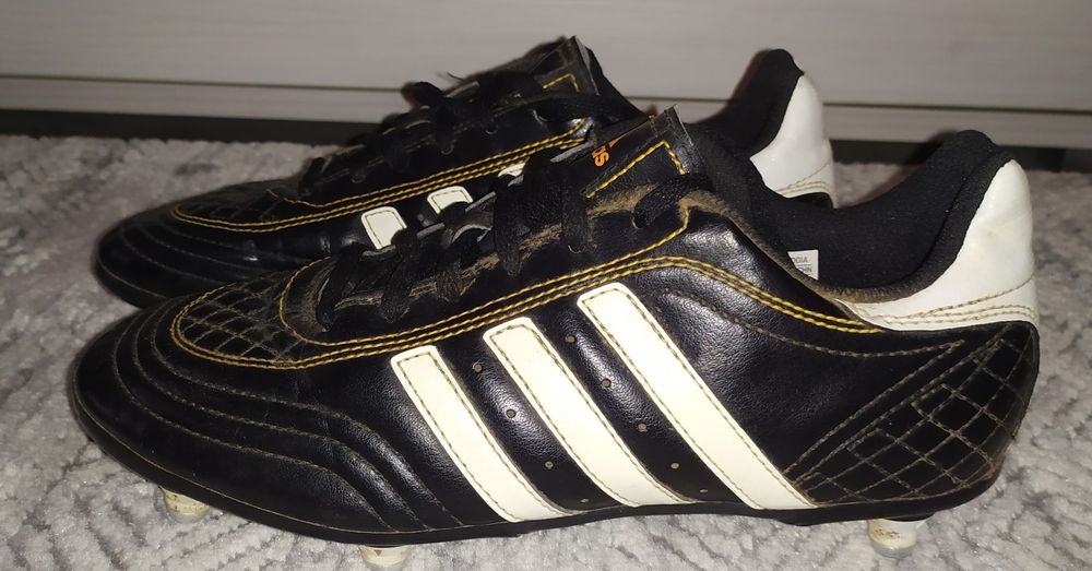 Adidas Korki piłkarskie r. 38 / 23,5 cm