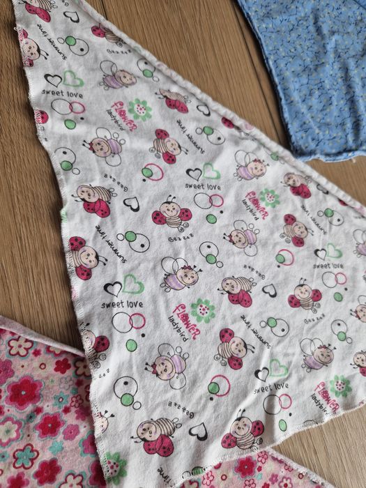 Apaszki, chustki dla dziewczynki