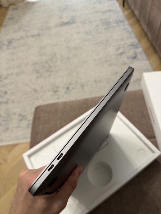 Macbook Pro 13 2020 i5 / 8gb / 256gb/ 93% / Повний Комплект
